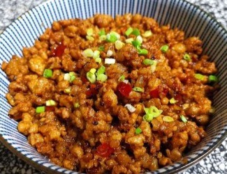 如果冰箱里只有一樣東西，只能是它——萬能的三七肉臊子